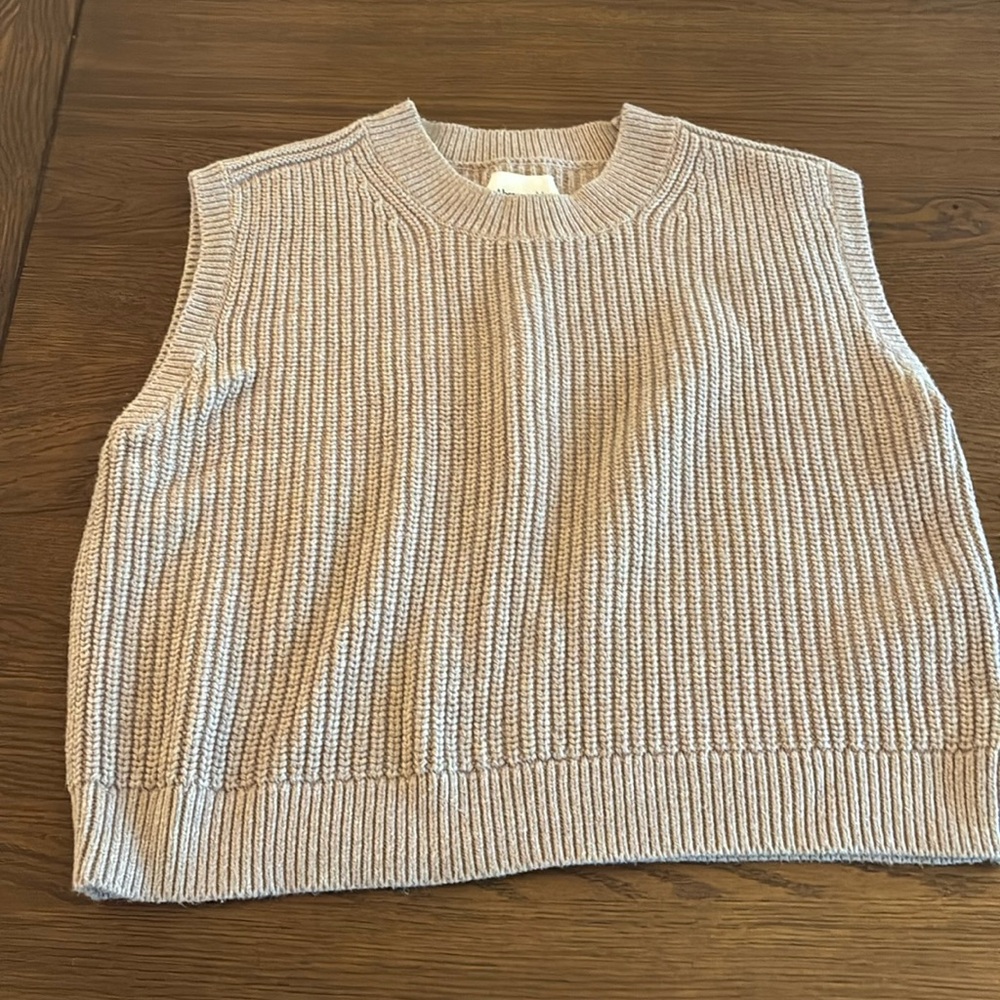 Sleeveless sweater
